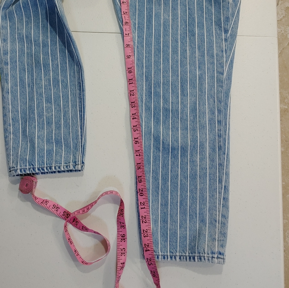 AMERICAN EAGLE PIN STRIPE MOM JEAN (637) - Picture 5 of 13